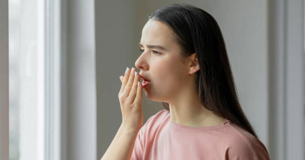 Simple practices that will help you to keep bad breath away